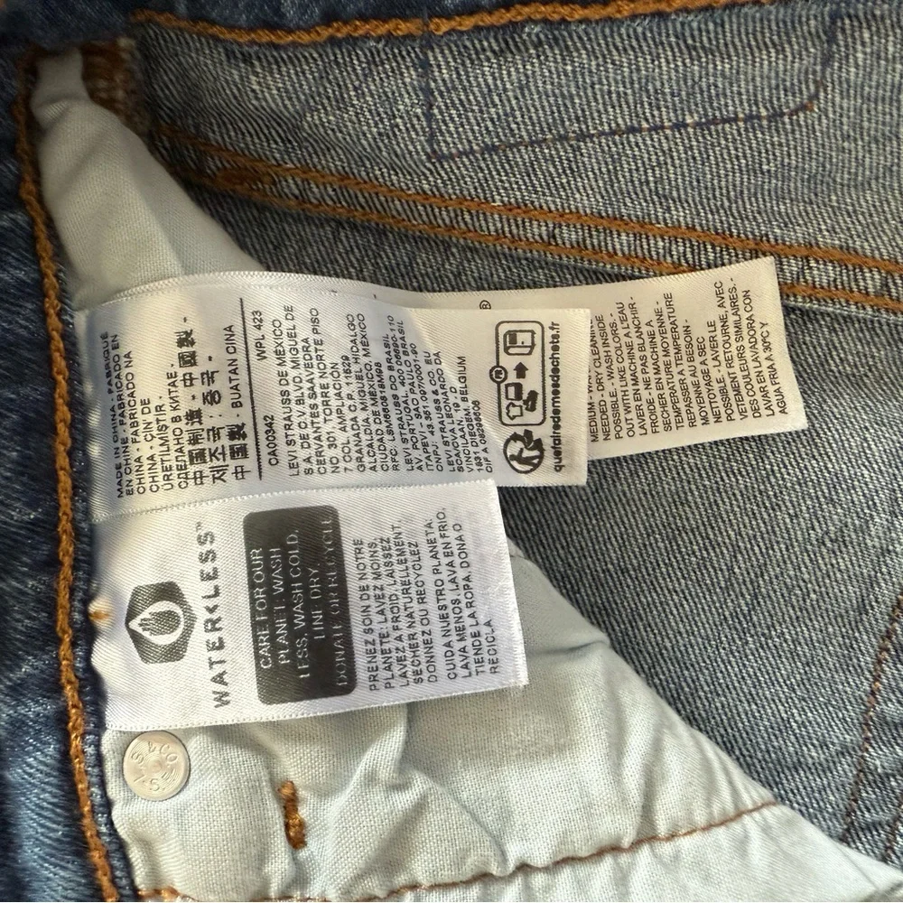 Women’s Levi Blue Jeans 501 - Picture 5 of 8